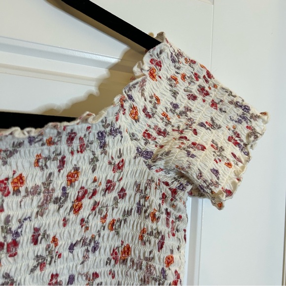 AMERICAN EAGLE OFF THE SHOULDER FLORAL PATTERNED WHITE TOP SIZE SMALL - Picture 10 of 11